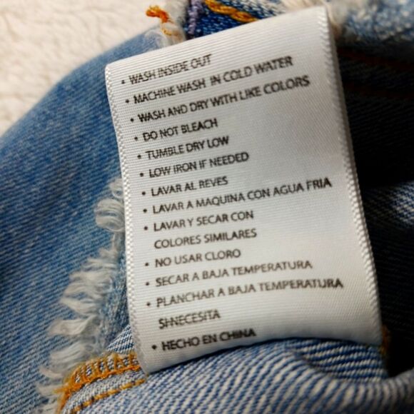 KanCan Light Wash Distressed Estilo/ Crop 4 Pocket Denim Jacket. Woman's XS.... - Picture 5 of 15